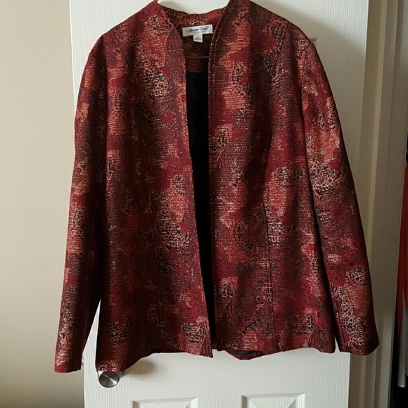 Buttonless blazer