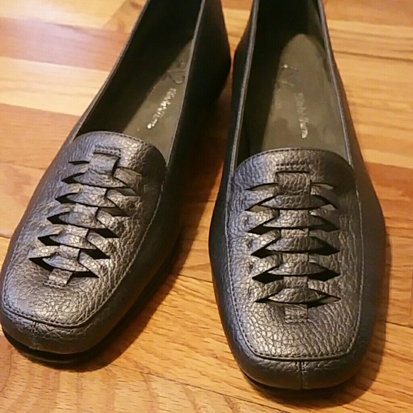 NWOT Silver flats/loafers