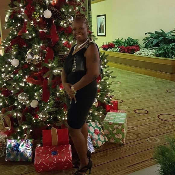 Meet your Posher, Stephanie - Picture 1 of 1