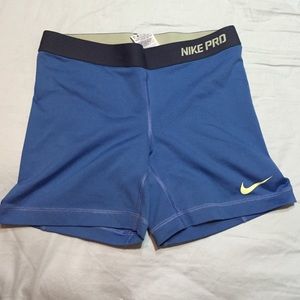 Nike pros sz medium