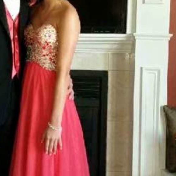 Faviana Dresses & Skirts - Prom dress