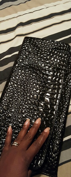 Black clutch