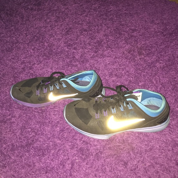 MAKE AN OFFER: Nike Hyper Workout Sneakers👟