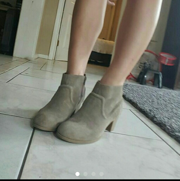 Sold - Picture 2 of 4