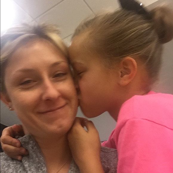 Meet your Posher, Jenna - Picture 2 of 2