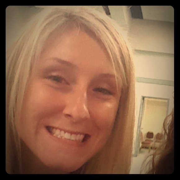 Meet your Posher, Jenna - Picture 1 of 2