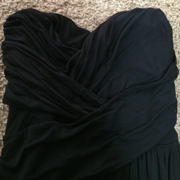 Black strapless dress. Good condition. In black - Picture 2 of 3