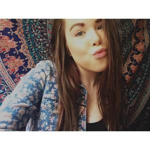 Meet your Posher, Alyssa