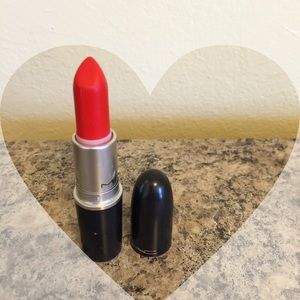 MAC LIPSTICK