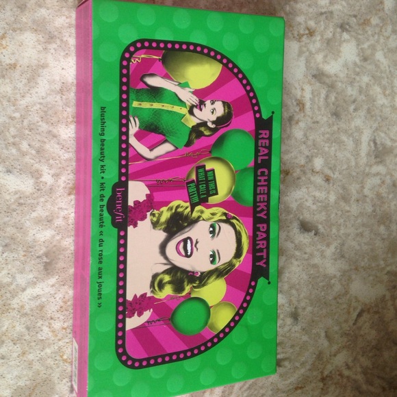 Benefit Real Cheeky Party kit