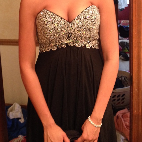 PROM DRESS! - Picture 2 of 4