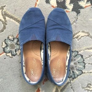 Navy blue Toms