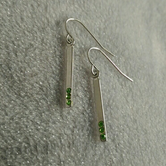 Silver peridot drop bar earrings - Picture 2 of 3