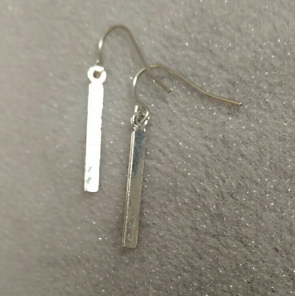 Silver peridot drop bar earrings - Picture 3 of 3