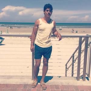 Meet your Posher, Cesar