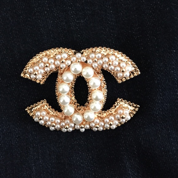 🛍🛍 "GORGEOUS FASHION BROOCH"