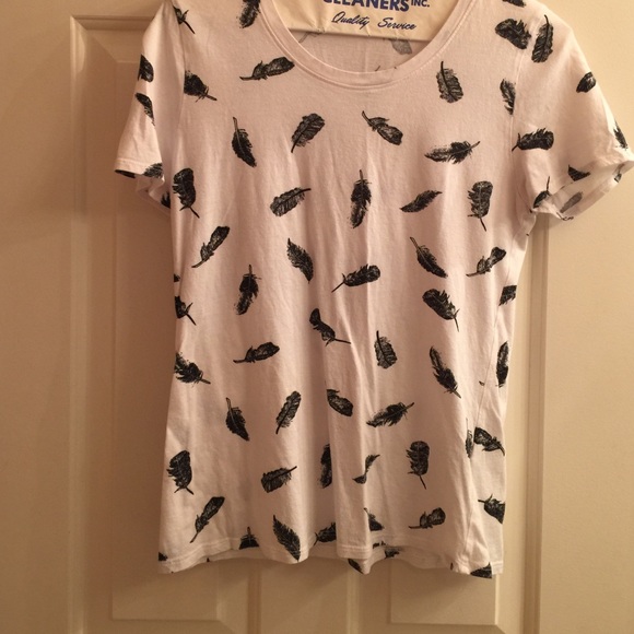 Feather detail top