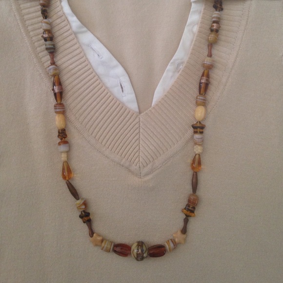 🎉SALE!🎉Necklace - tan, cream, brown colors - Picture 2 of 4