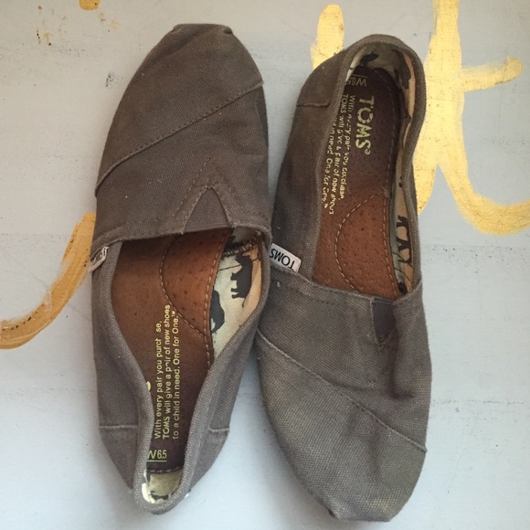 Grey Toms!