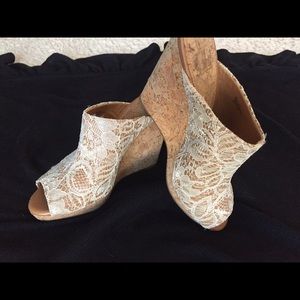 Gianni Bini Lace Wedge