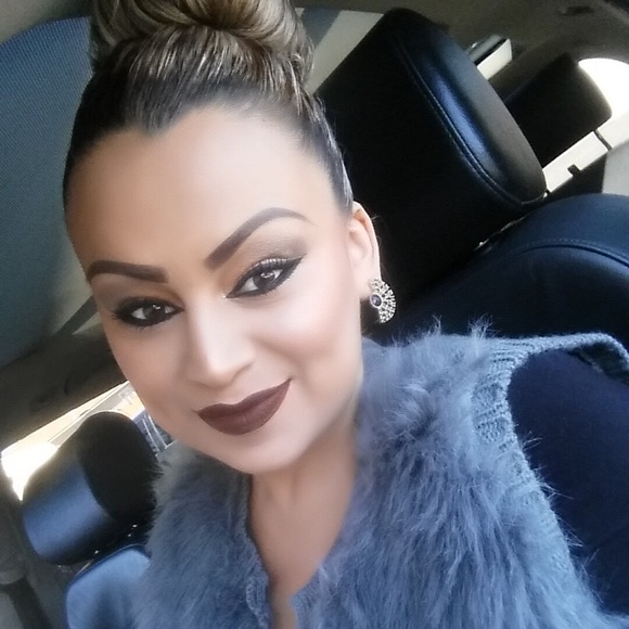 Meet your Posher, Candy - Picture 1 of 1