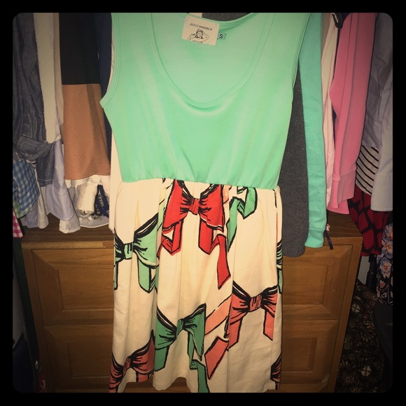 Bow dress