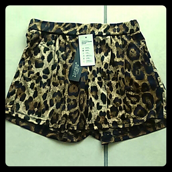 NWT - Leopard Elegant Short.