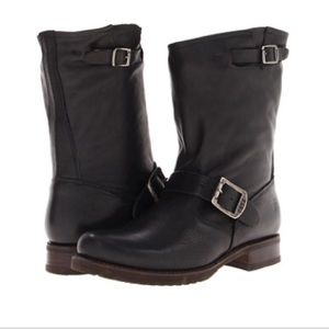 Frye Veronica Shortie Black