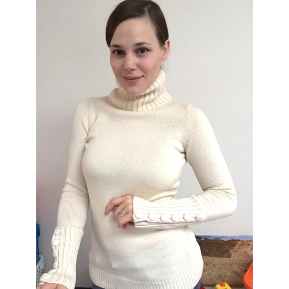 Banana Republic Turtleneck Size Medium