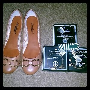 RESERVED @malenacarpio TRADE $ 220