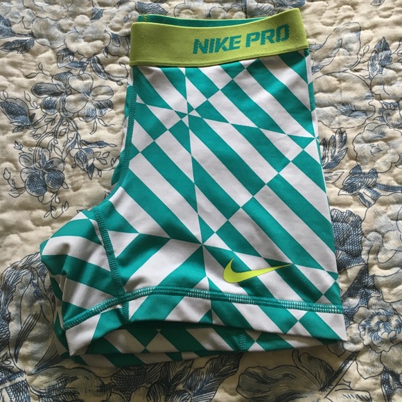 Nike Pro