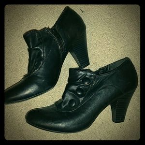 Black button booties!