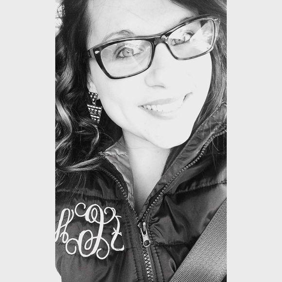 Meet your Posher, Jonna - Picture 1 of 1