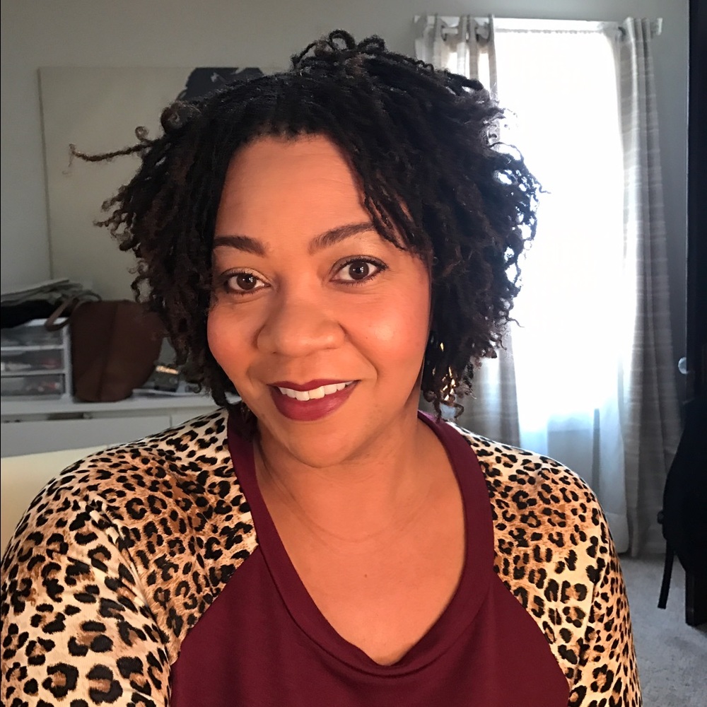 Meet your Posher, Vee