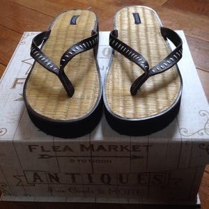 American Eagle Brown Flip-Flops w/ White Stitch,10