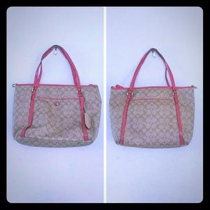 ~*SOLD!*~ Coach Peyton Pocket Tote