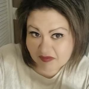 Meet your Posher, Yanet