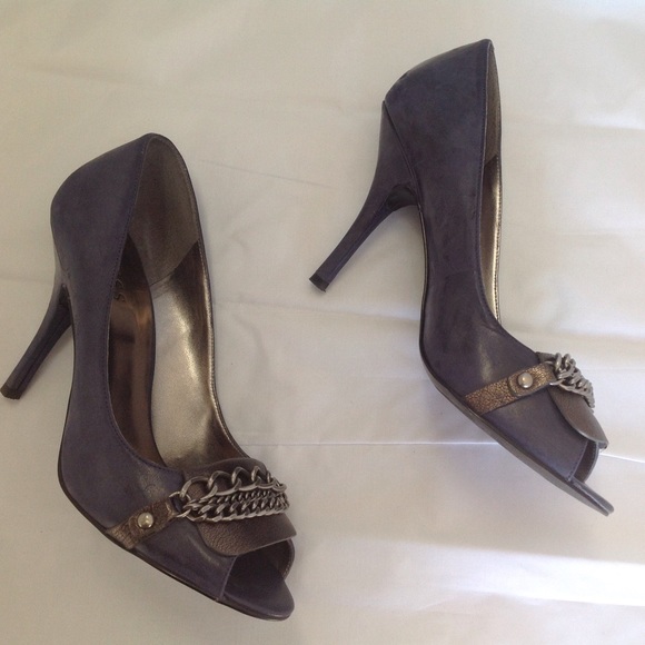 🎀Guess Peep Toe Heels Size 9🎀 - Picture 2 of 4