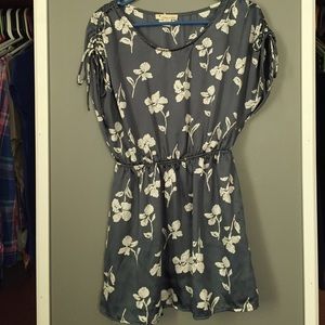 Forever 21 short sleeve blouse