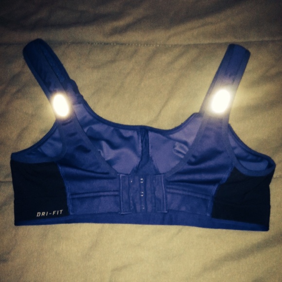 SOLD⚡️Nike Sports Bras Small - Picture 3 of 3