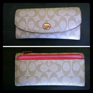 Coach Peyton Wallet