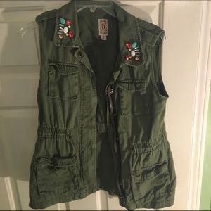 Decree Army Green heeled vest: medium