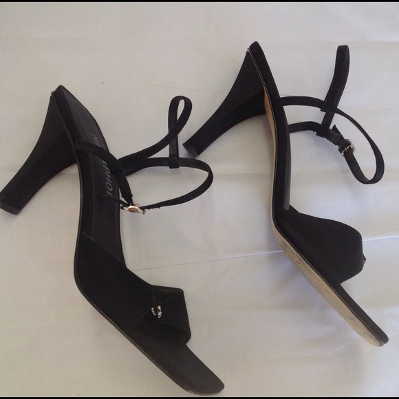 💛Black satin type dressy Metaphor heels💛 - Picture 2 of 4