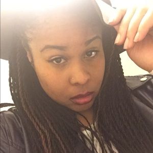 Meet your Posher, Nadira