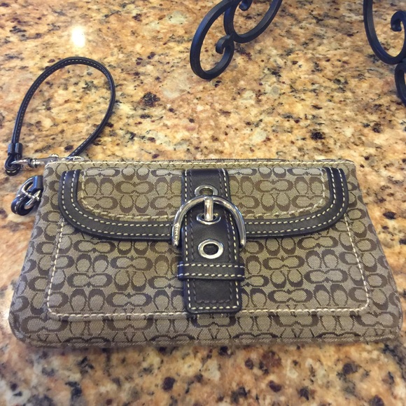 Coach wristlet - Picture 1 of 2