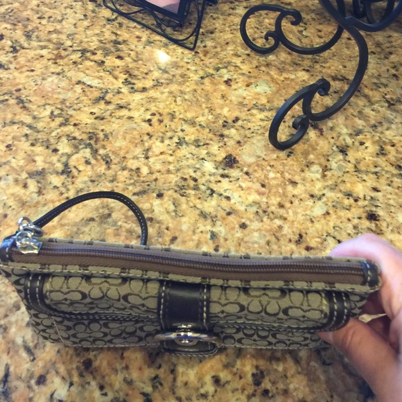 Coach wristlet - Picture 2 of 2