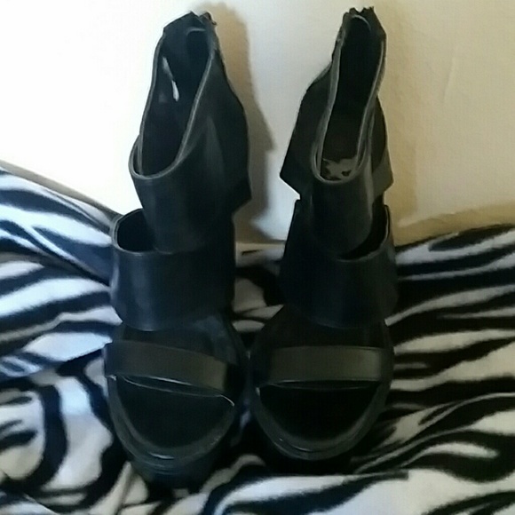 ?Size 6 1/2 Sheik Shoes TALL?