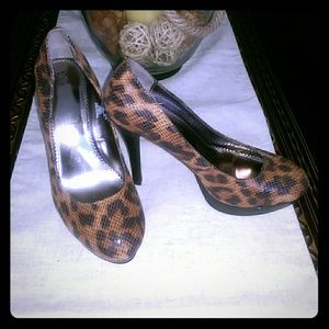 Cheetah print platform heels! Never worn!