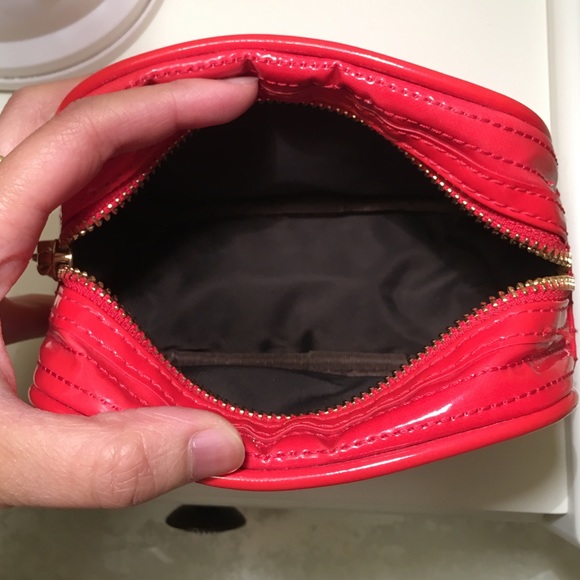 Tory Burch red makeup bag - Picture 3 of 3