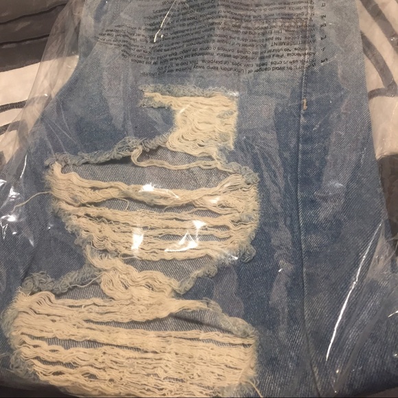 Distressed mineral washed BF jeans - Picture 4 of 4